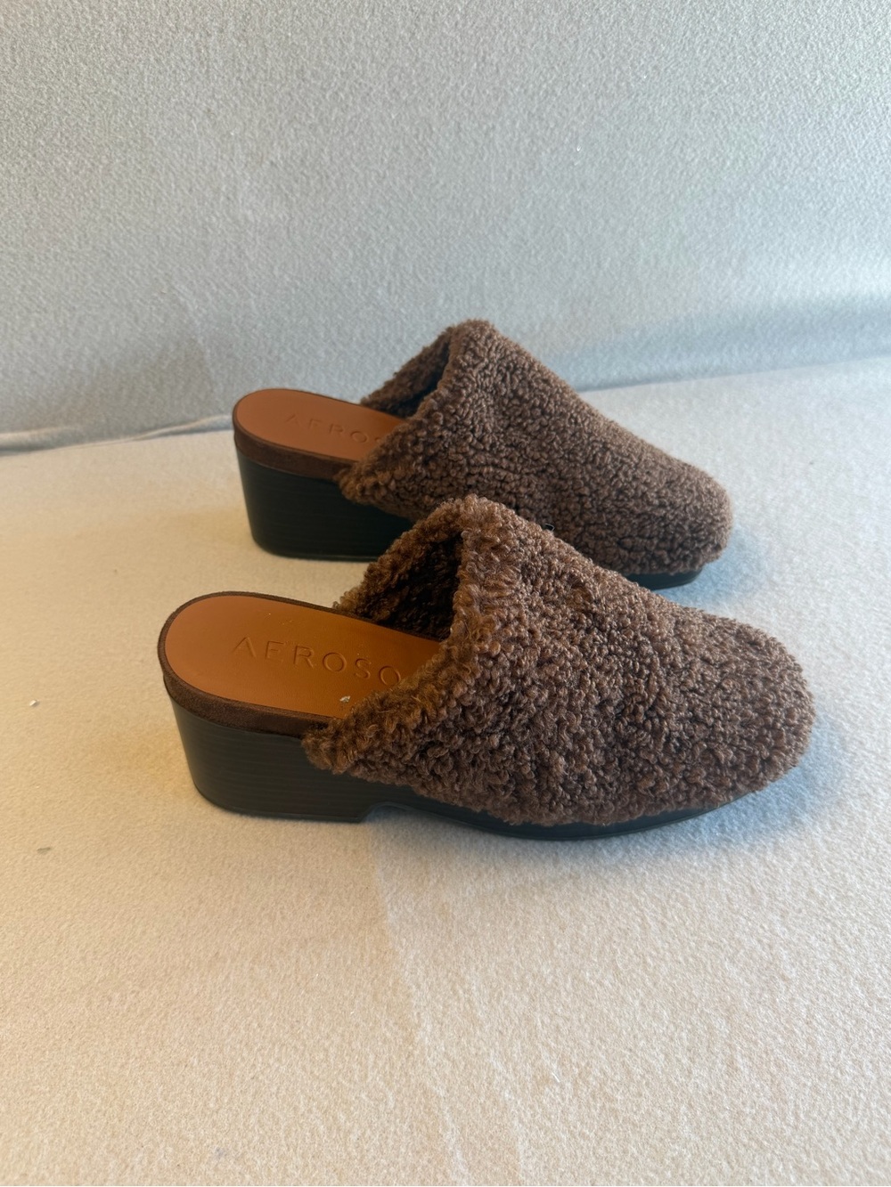 AEROSOLES Brown Sherpa Slip-On Mule Heels 9.5